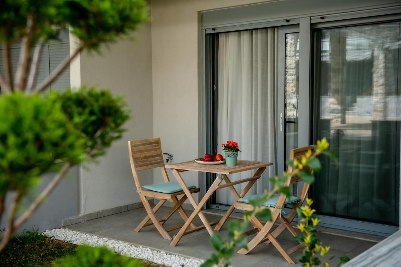 Itaka Studio Apartments - Halkidiki Suites Com นิกิติ ภายนอก รูปภาพ